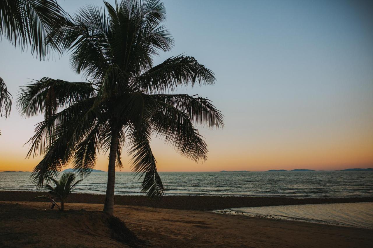 Balgal Beach Units Rollingstone Esterno foto